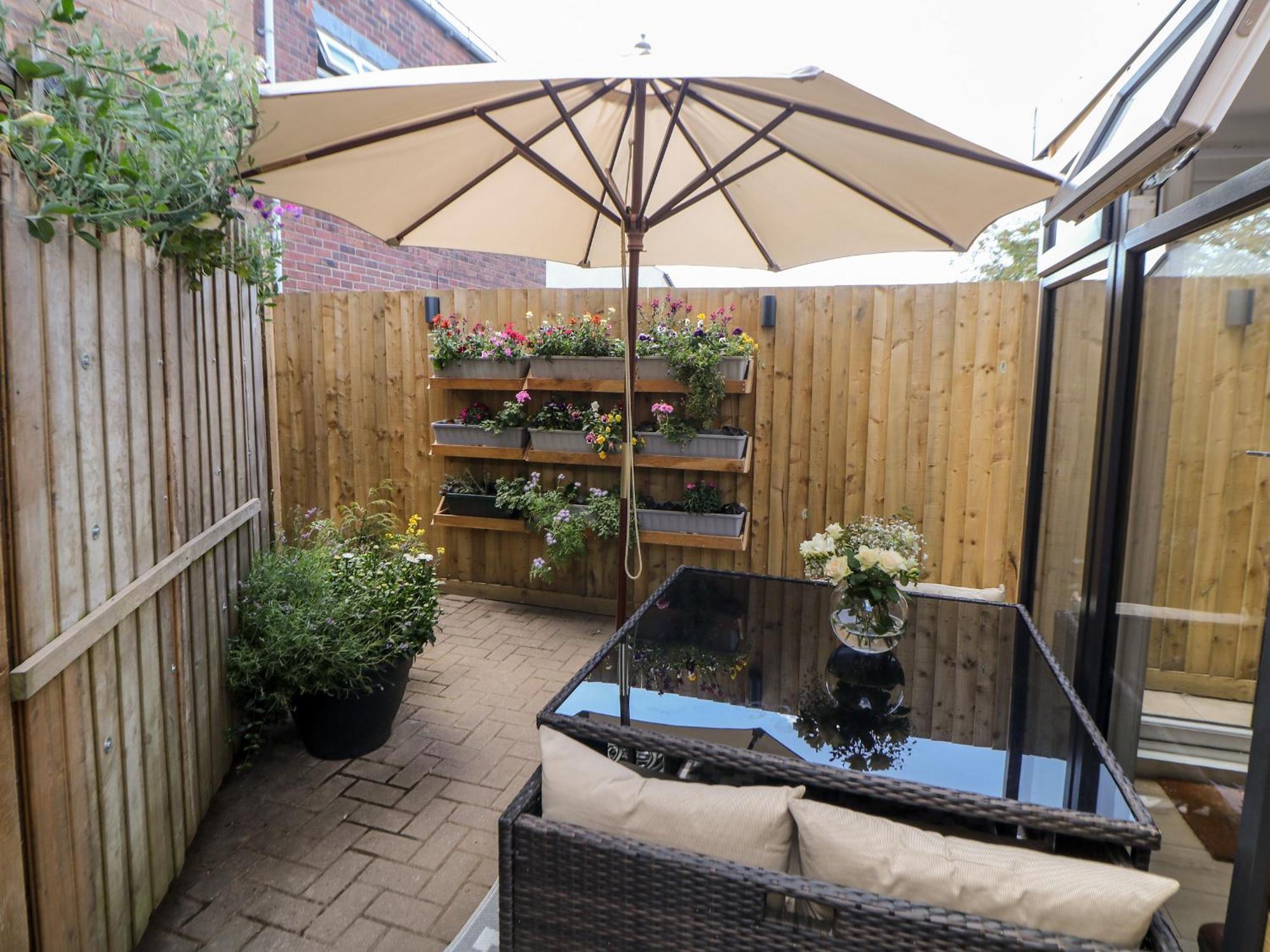 Garden Suite Dronfield Dış mekan fotoğraf
