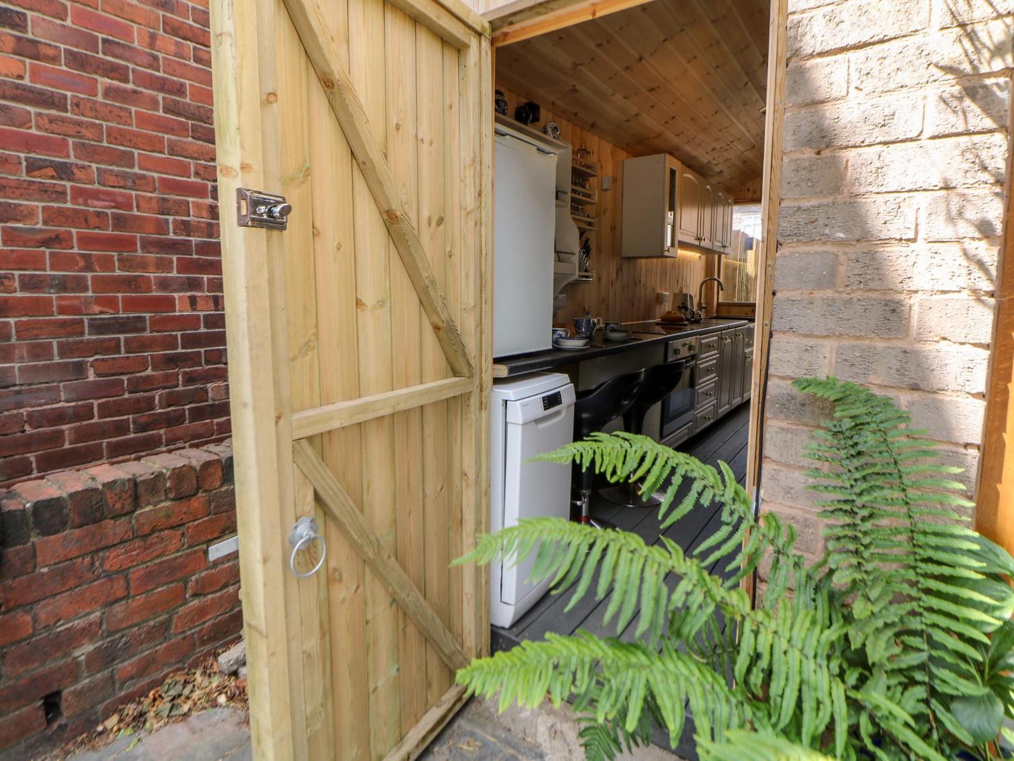 Garden Suite Dronfield Dış mekan fotoğraf