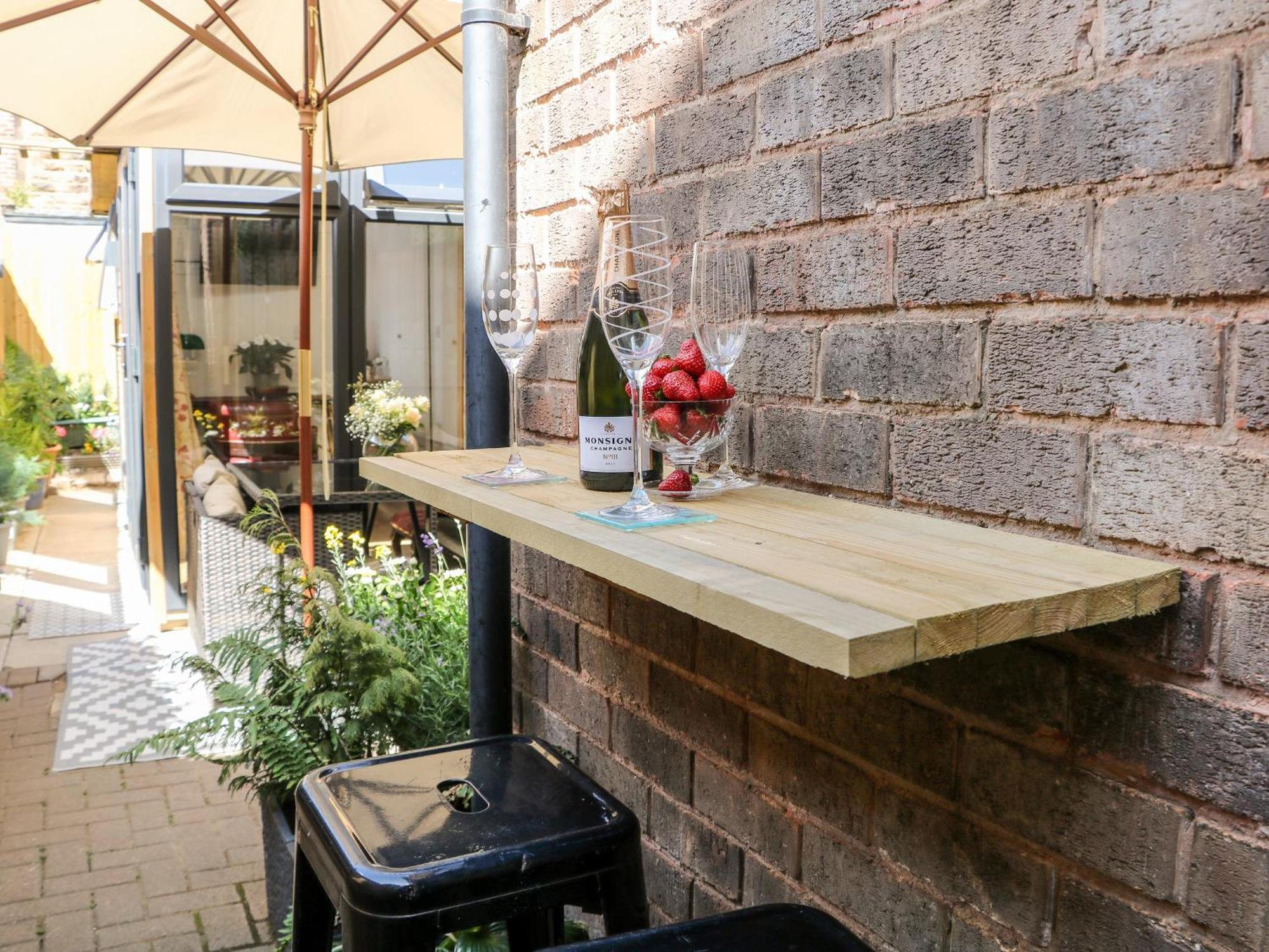 Garden Suite Dronfield Dış mekan fotoğraf